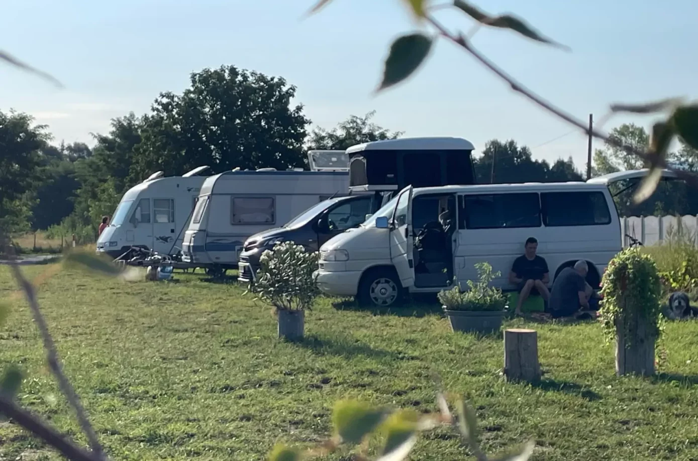 camping in transsilvanien, Campingplatz mit Dusche und WC in Siebenbürgen